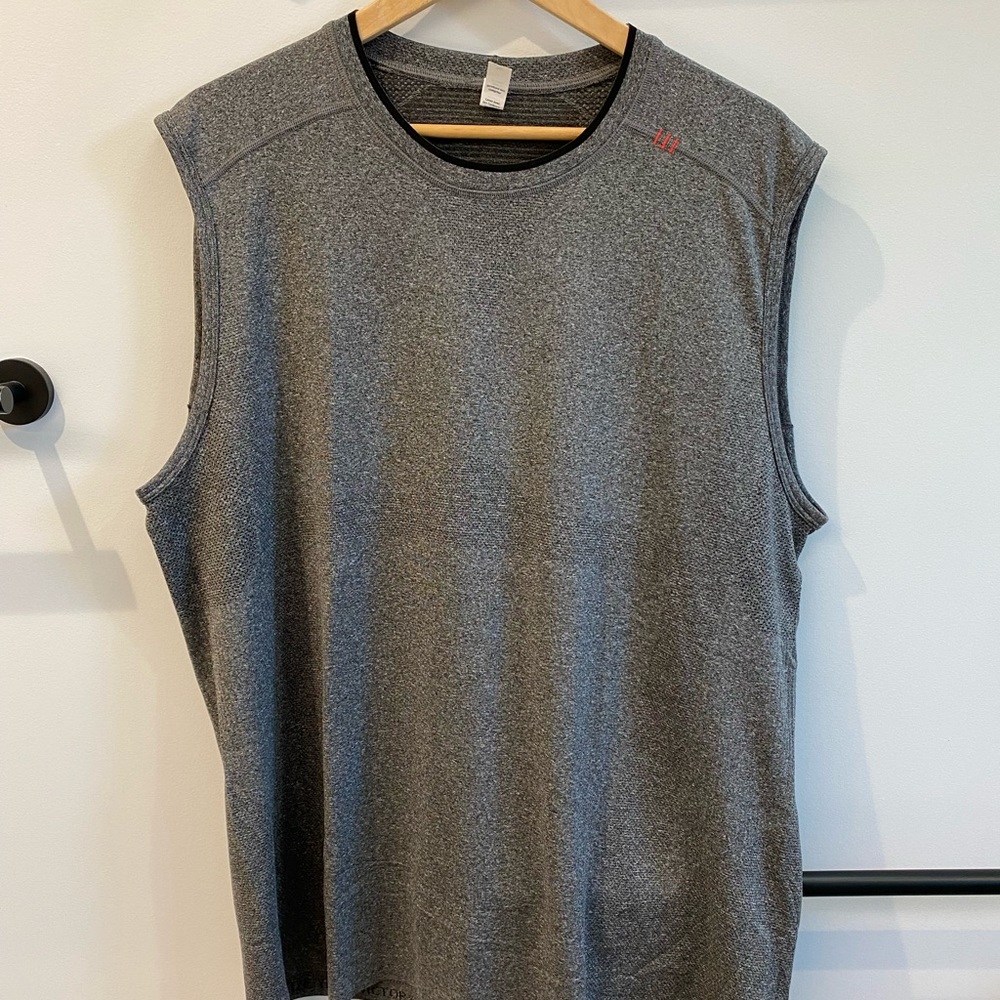 Lululemon men’s sleeveless t-shirt - XL